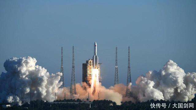 嫦娥五号起飞回家前,还抽空干了件“大事”,令14亿国人振奋不已