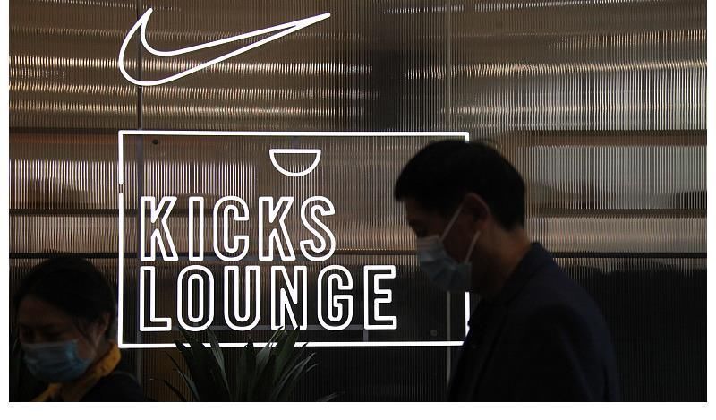 国货|中国“空气鞋”一炮而红!耐克迎来压力,这样的国货耐克拿什么赢?