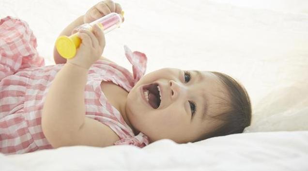 宝宝是“小夜猫子”,白天睡觉晚上不困怎么办?家长试试这3招