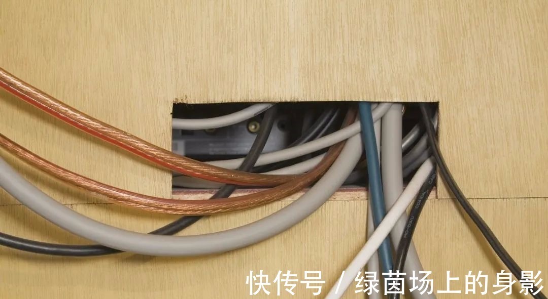 全屋|水电装修都用4平方的电线行吗老电工这个真的没必要，浪费钱