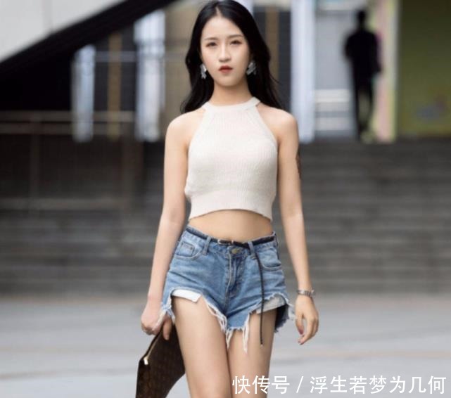 短裤|“心形”短裤真火，大长腿只是其一，大胆女生真“大胆”！