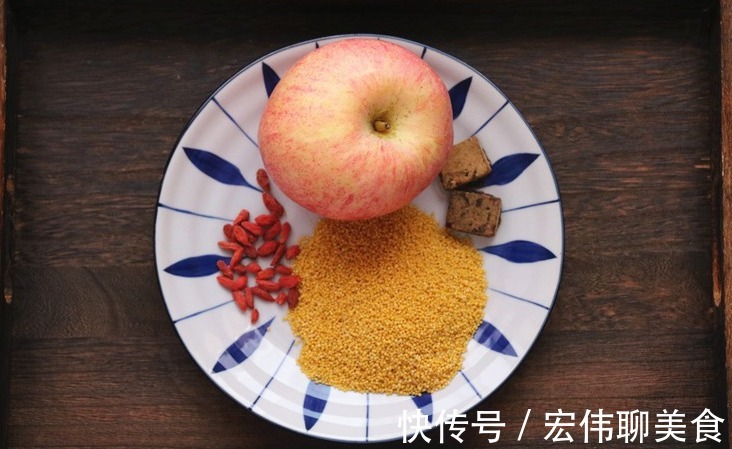绿豆粥|夏天,在小米粥里加上苹果,我家隔2天就煮,很多人不懂有啥用