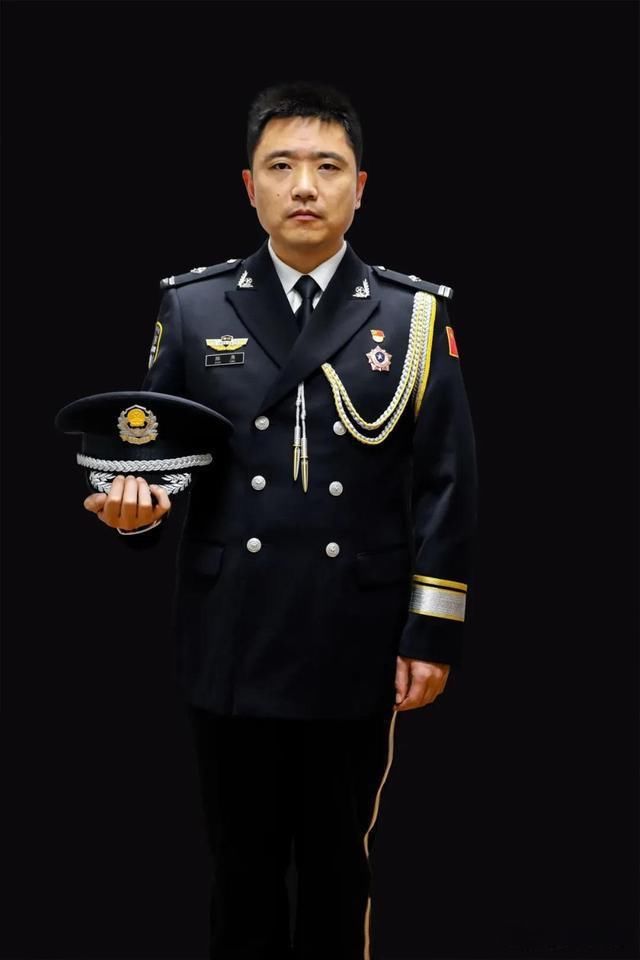 人民警察|警礼服来了!又帅又飒!