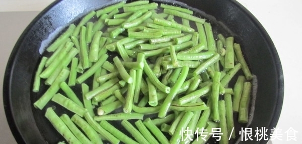 80%的人都不知道豆角和它是绝配,每天炒一盘,营养美味还排毒