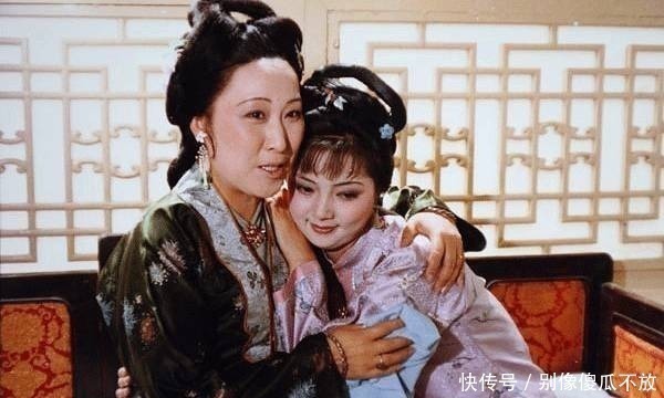 薛宝琴!薛宝琴的出现,让薛家母女丑态毕露,从此再也不敢迈进贾府半步