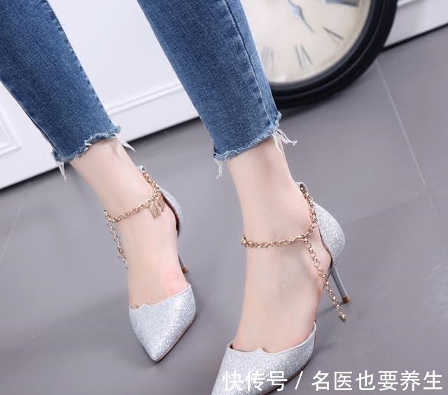 女人味 尖头勾勒出极致女人味,亮片闪耀出别样光芒,穿上高跟鞋撑起气场!