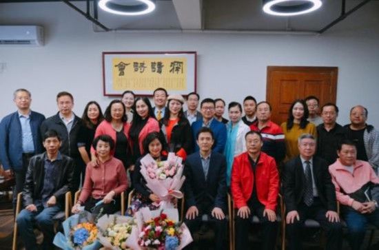  搭建|诗人程华：在文字与数字之间搭建桥梁