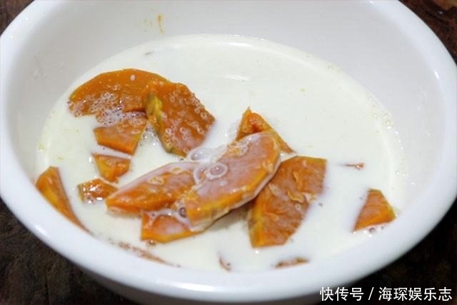 香甜可口|秋天吃早餐别总喝豆浆了,试试这碗奶香南瓜露,香甜可口老少皆宜