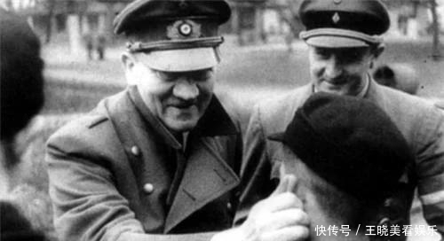 德国|德国投降前,跟希特勒最后握手的德国少年兵,他的结局如何
