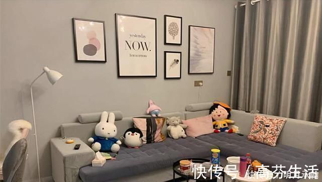 浅灰色|新房入住一个月后,越来越喜欢待在家,电视墙花不到200块太美了