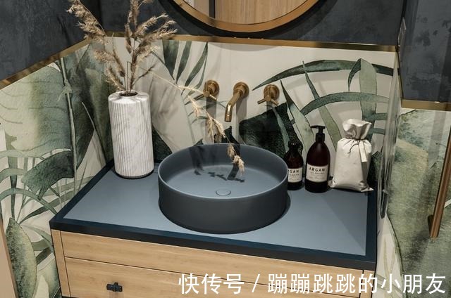 衣帽间|53岁阿姨独居33㎡公寓,房屋设计让人赏心悦目,高级又耐看!