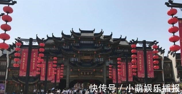 爆棚|浙江耗50亿巨资建“假古镇”，刚开业时人气爆棚，如今少有人问津！