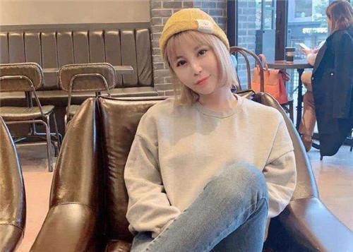 贫贱夫妻 众所皆知:贫贱夫妻百事衰!当年宁可坐在宝马里哭的拜金女孩,近况如何?