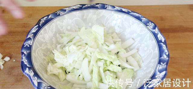 面条|爱吃面条别出去买了,教你3步做“手擀面”,面条爽滑筋道又好吃