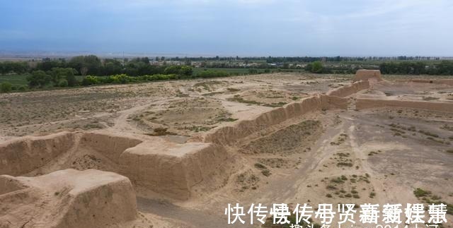 遗址|甘肃张掖荒漠中的古城遗址，曾是一国都城，几乎没有游客