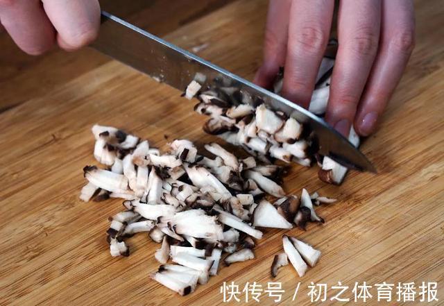 素炸酱|爱吃面条的建议收藏,家常炸酱这么做,能拌面,又能拌饭,吃不够