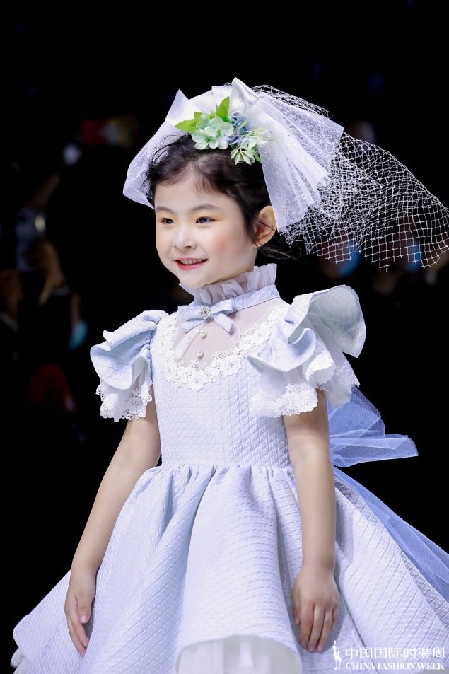 红鼓小爱?笑容魔法——AW2021中国国际时装周全新发布