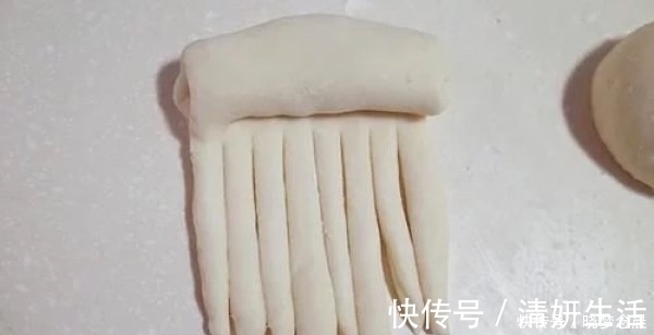 高筋面粉|手撕面包的做法,出炉香甜柔软还拉丝,再也不用买了