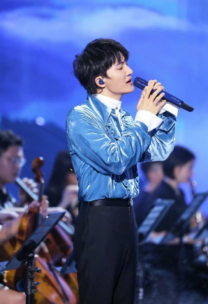 龙门金刚|818晚会湖南卫视浙江卫视争第一，河南卫视凭龙门金刚火到国外！