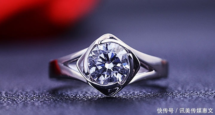 订婚|一克拉的钻戒多少钱?订婚钻戒买一克拉可以吗?未婚妻会喜欢吗?