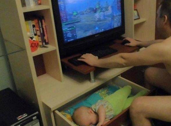 宝宝|宝宝和爸爸单独在家,回来后看到这一幕,内心好崩溃!!