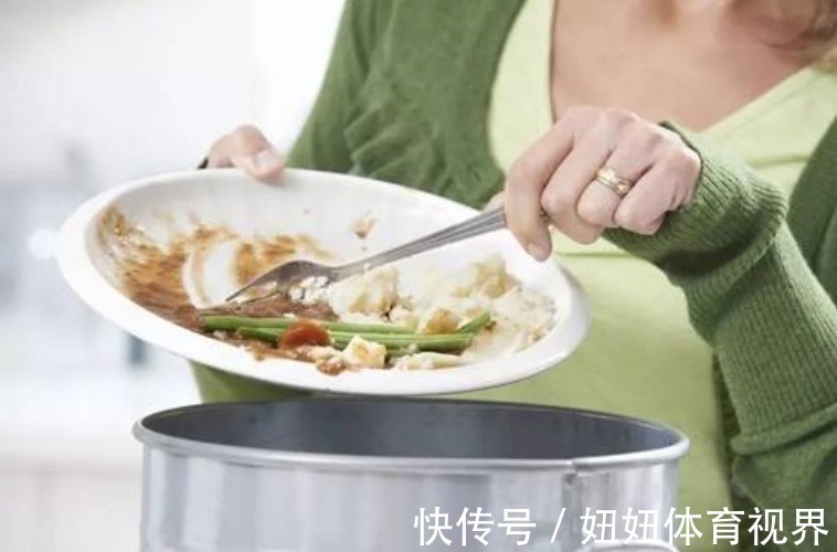 剩饭剩菜|隔夜食物健康危害大,尤其是这4种,舍不得也不能留