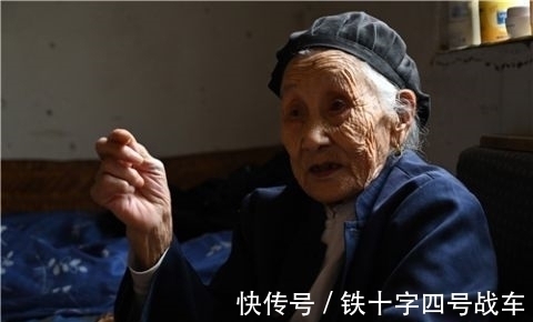 111岁长寿奶奶,喜欢吃花生米,1个月3斤不够,100岁时还能缝扇子