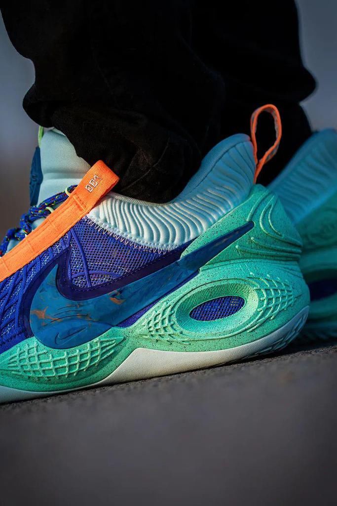 耐克「新一代神鞋」刚刚曝光！研究了几十年的黑科技，外观超颠覆！