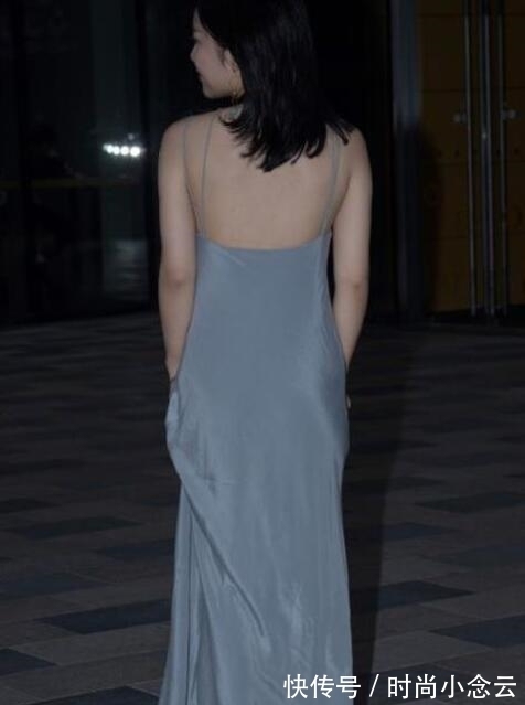 文学感 微胖女孩穿长裙,尽显魅力又有气质