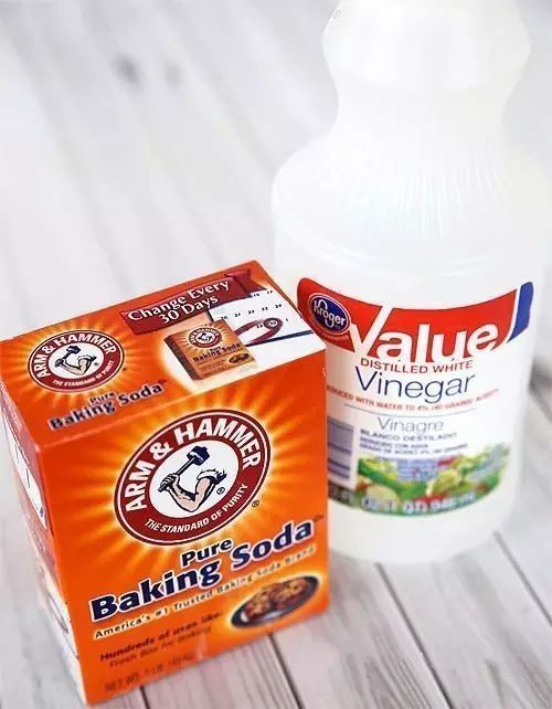 洗衣粉|下水道堵了，她随手丢进两块药片，不到1分钟就疏通了