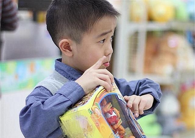 妈妈|''妈妈求你别打了'',6岁孩子痛哭求饶,脾气暴躁的家长有多可怕