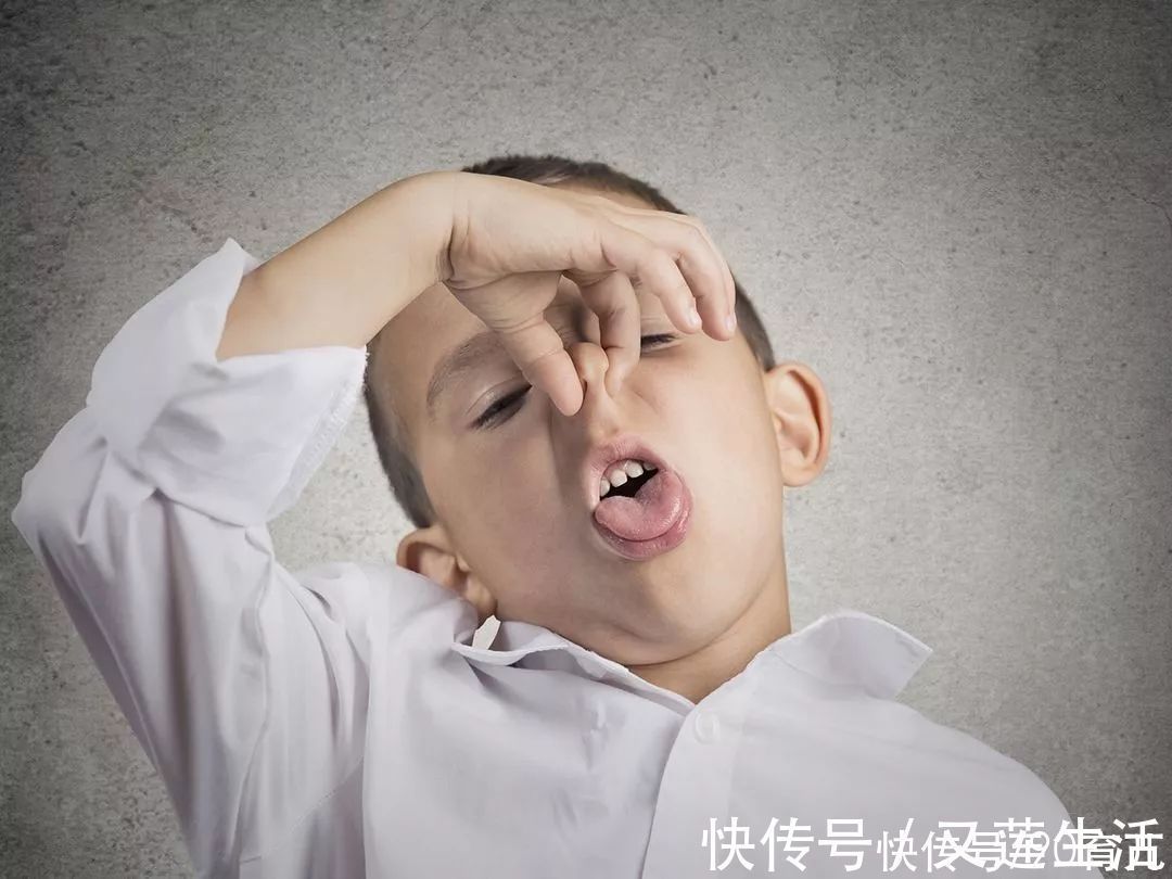 辅食|宝宝有这些反应,表示妈妈母乳很健康,不知道的来自测下