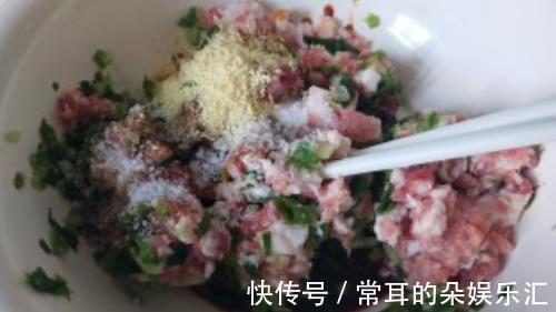 饺子|天热，我家就爱吃这个馅的饺子，嫩滑爽口又开胃，比猪肉馅还香！