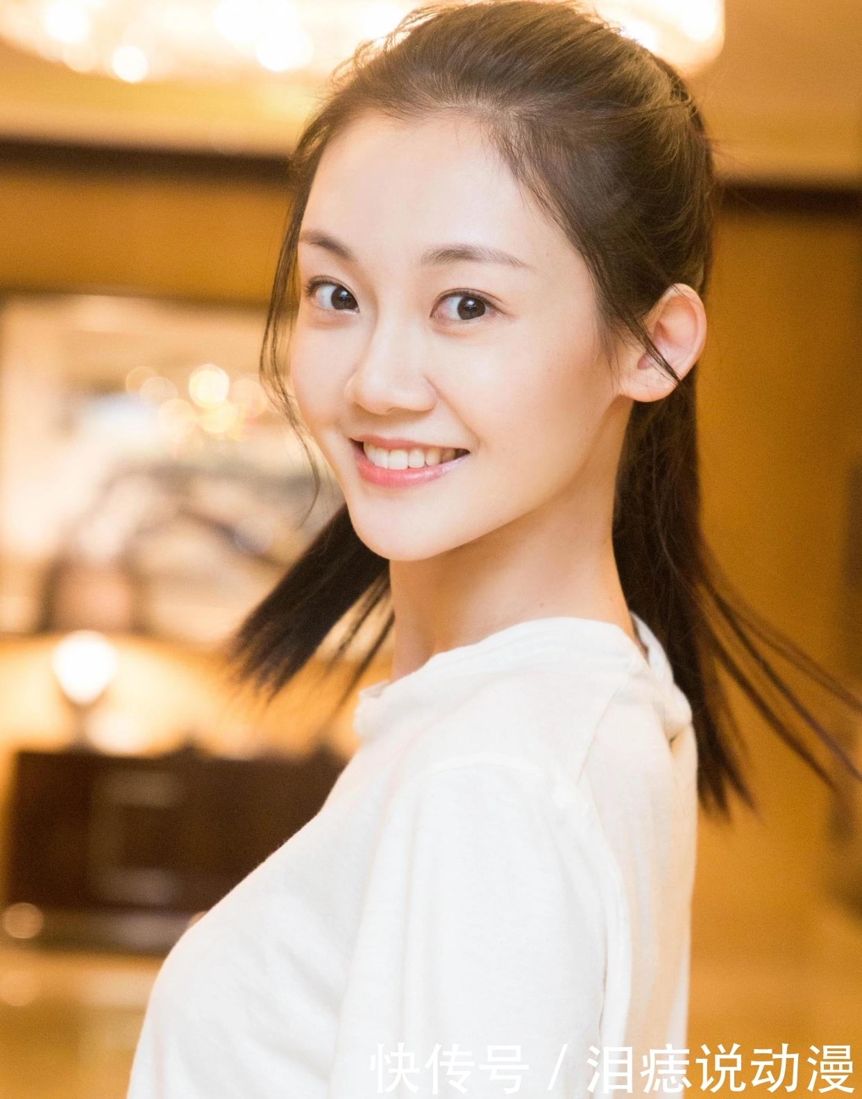 幼苗 郑恺苗苗合体录跑男现场图曝光,女方肤白貌美,郑恺全程追妻被虐