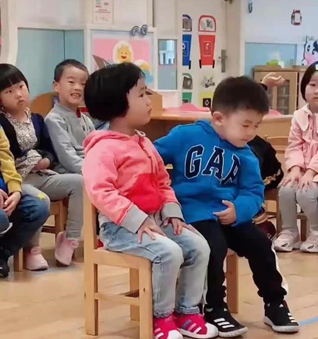 宝宝|同样是上幼儿园,学霸宝宝与学渣宝宝的气质就是不一样,老师笑翻