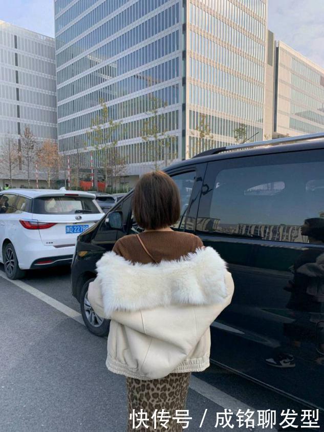 女人的冬装怎么少得了皮草,学会时尚博主的搭配,保暖有限贵气
