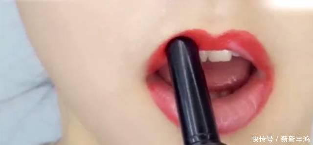 唇蜜|口红太贵?姑娘只用了1支口红 画出了8种唇色!