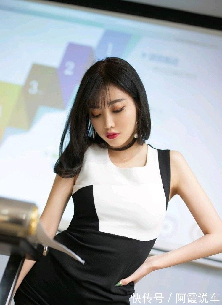 舒适|黑白拼接的连衣裙,无袖的设计很是清凉,大气的圆领轻松而舒适