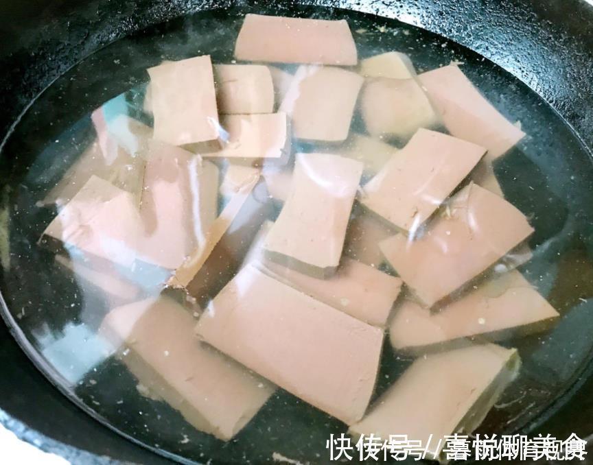 鸭血|豆腐和它一起炒,成本不到5元钱,清理血液垃圾,还给肠胃大扫除