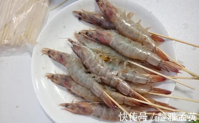 营养均衡|大虾用盐埋起来，加热5分钟，咸香美味的盐焗虾就做好了