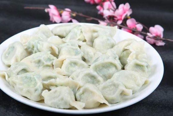 很多人只吃果实，其实叶子也是宝贝，包饺子鲜美多汁，营养价值高