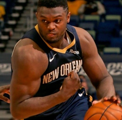 球星|为何说身体好的打橄榄球 身体差打NBA?看了这些照片 你就懂