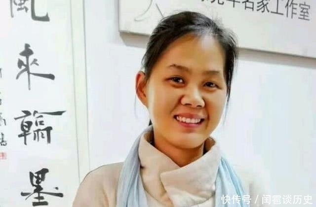 她八岁接触书法,苦练书法27年,堪称书法界的一股清流