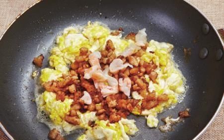 滑嫩|鸡蛋和它一起炒,鲜香滑嫩,营养翻倍,孩子吃了补脑又补钙