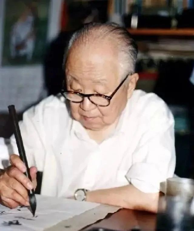 著名书画家启功,与酒有关的趣事颇多,食言题汤沟尤为精彩