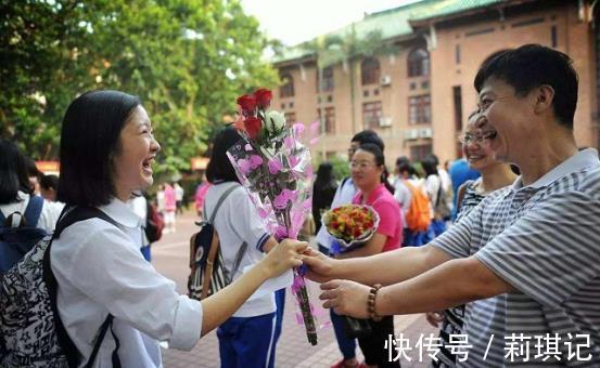 状元|广西女孩林丽渊：高考语文忘写名字，英语睡大觉，结果成全省状元