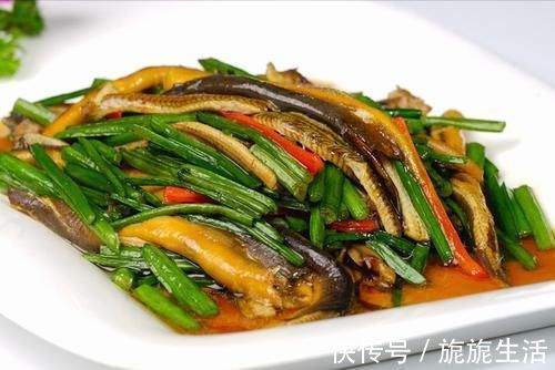 料酒|饭店炒黄鳝,需要焯水吗?大厨教你多加1步,口感香嫩没腥味
