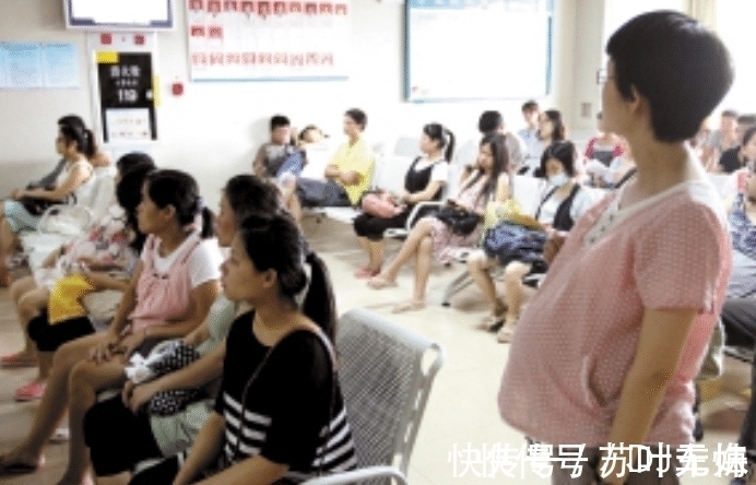 二胎政策|孕妇顺利生下男孩,丈夫却不辞而别,看到桌上纸条,孕妇破涕为笑