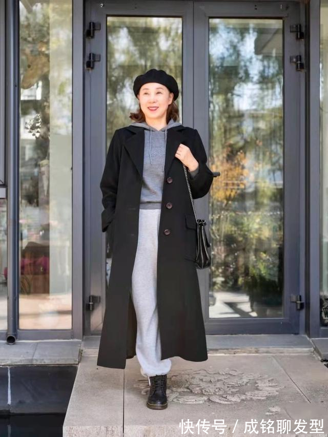 黑色|这才是老年人最美穿搭,65岁胖奶奶高级感的穿搭,时髦大气又减龄