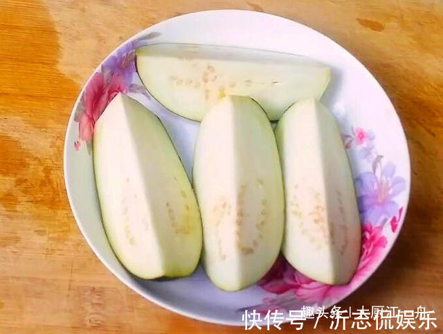 江一舟|炒茄子,直接放油就错了,多加一步,茄子鲜香不油腻!